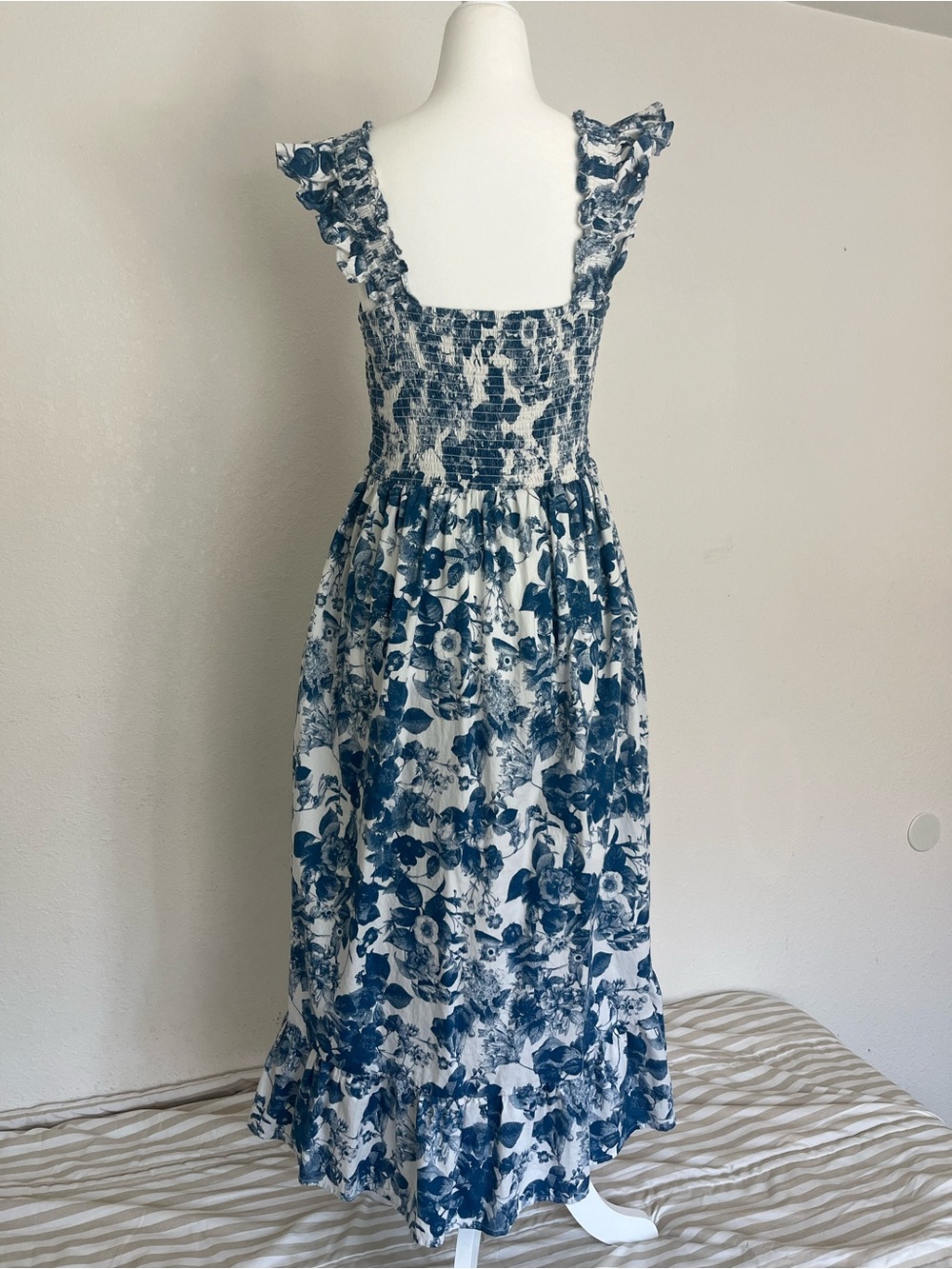 The Drop Blue Floral Smocked Maxi Dress Small Sundress Resort Wear - Picture 2 of 9